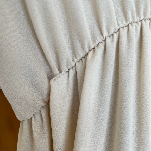 Beautiful Ivory chiffon bell sleeved maxi dress medium - Picture 8 of 8